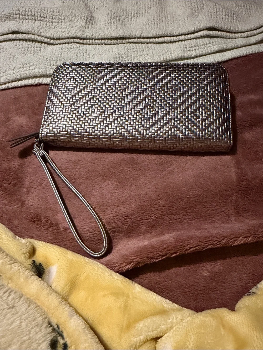 Steve Madden Metallic Woven Wristlet Clutch - Silver BRAND NEW-NEVER USED